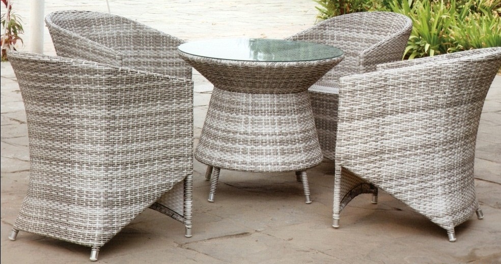 Five Important Questions You Should Ask Before Choosing Outdoor Furniture