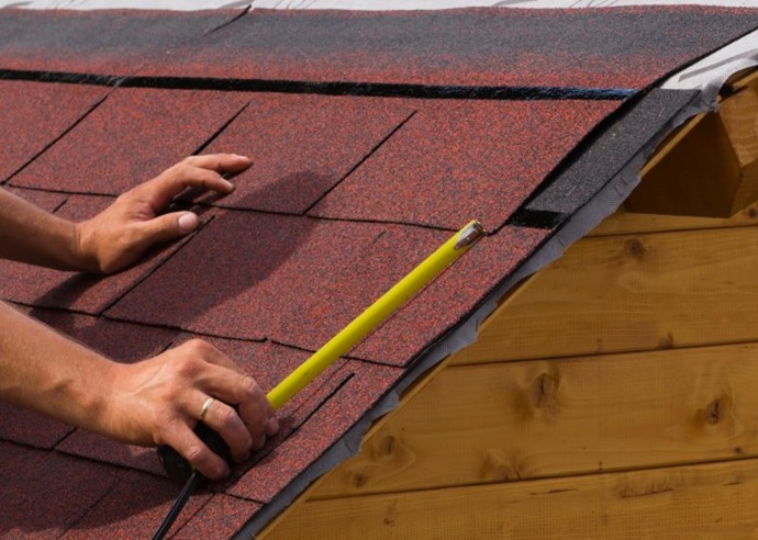 7 Warning Signs for Emergency Roof Repair Services