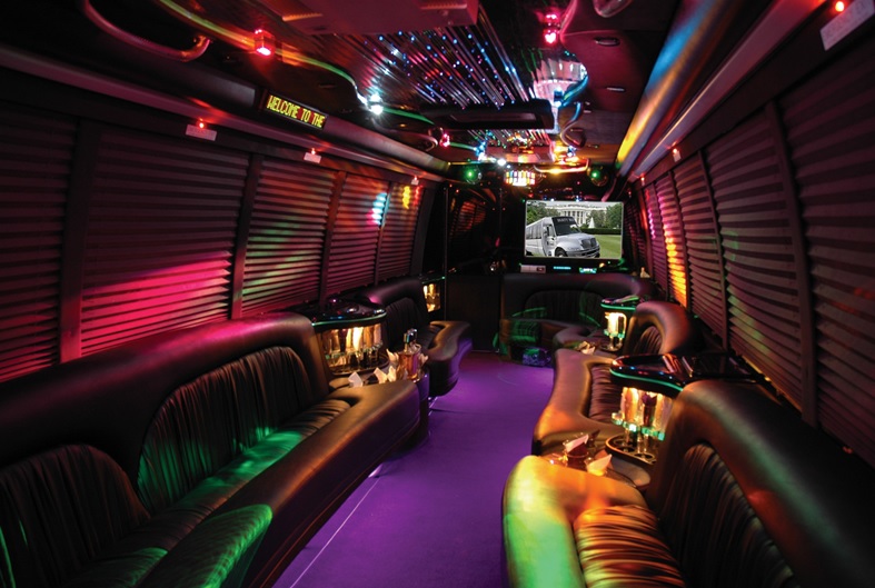 8 Do’s and Don’ts When You Rent a Party Bus